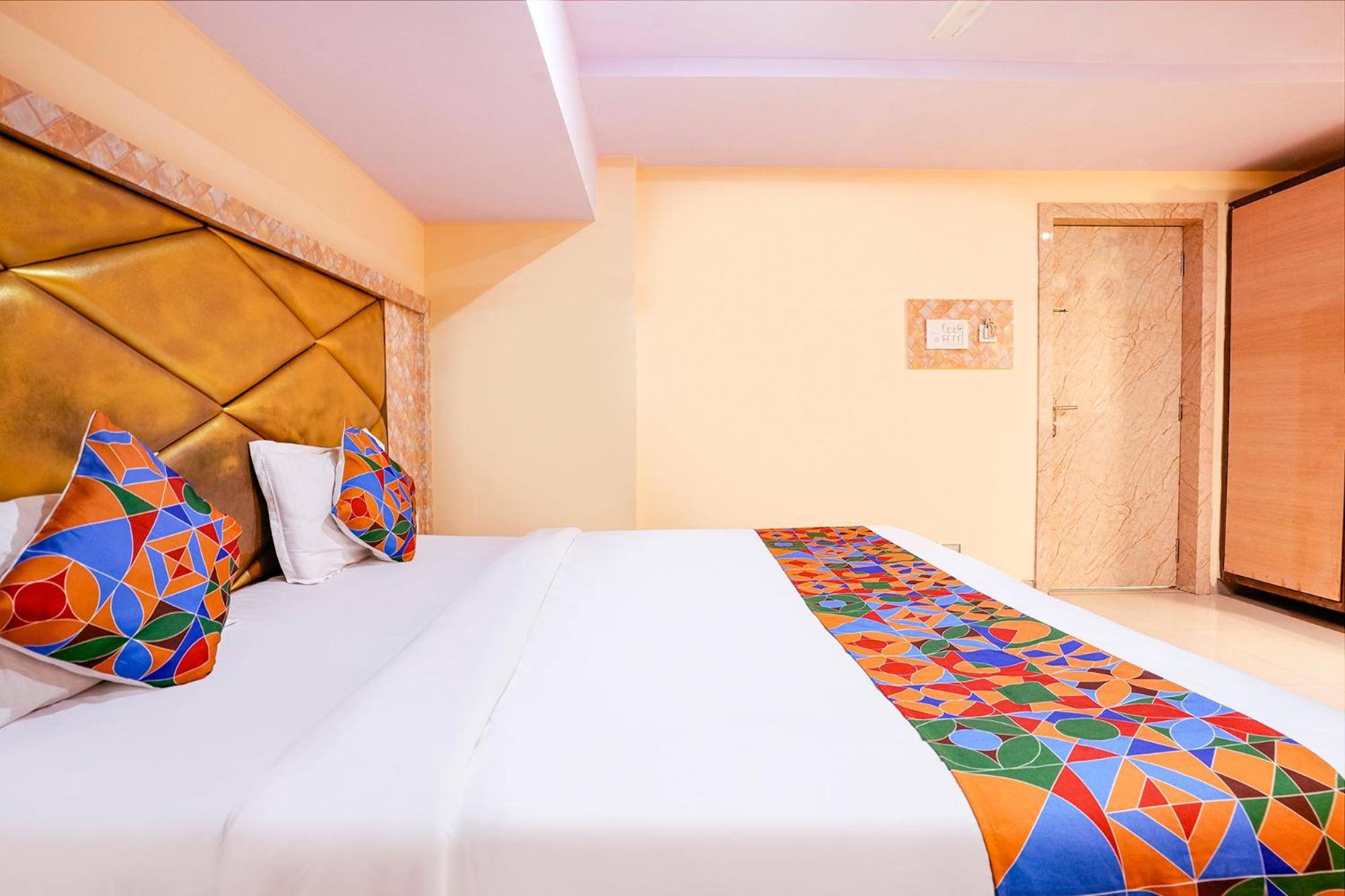 Fabhotel Everest Vashi Esterno foto