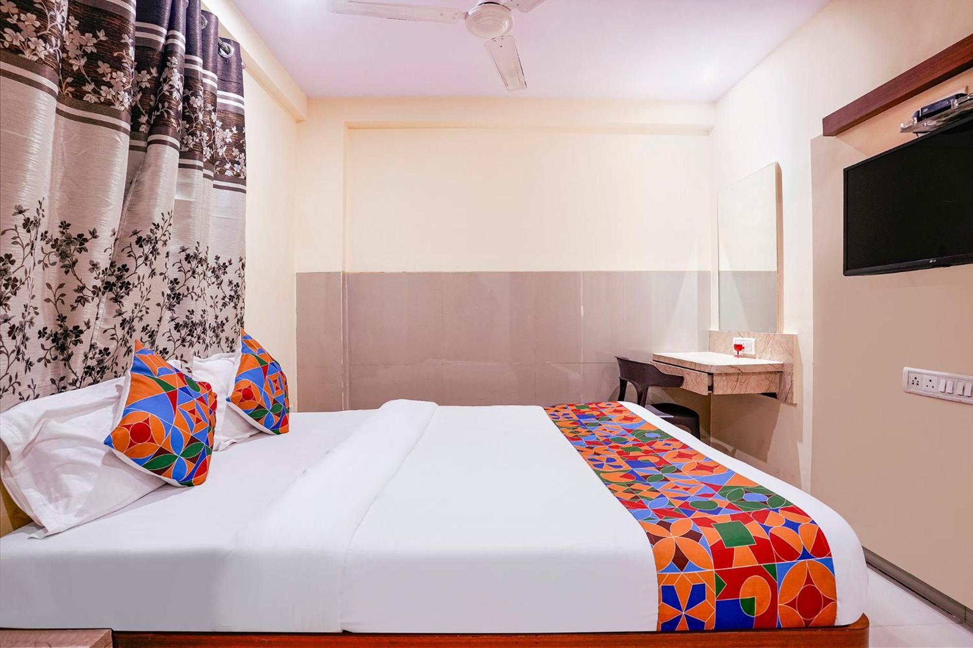 Fabhotel Everest Vashi Esterno foto