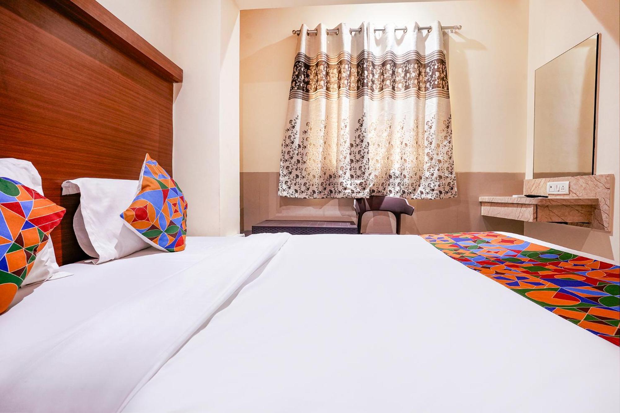 Fabhotel Everest Vashi Esterno foto